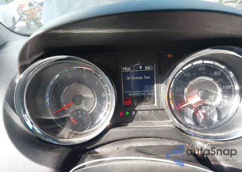 2013 Chrysler Town & Country Touring z USA, uszkodzony, nr VIN 2C4RC1BG6DR690878